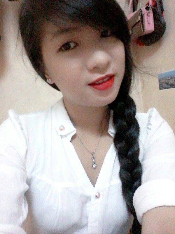 Hình Ảnh Gái Xinh Cảm Điện Thoại Sắc Đẹp Lung Linh Khiến Lòng Người Xao Xuyến Qua Từng Khung Hình